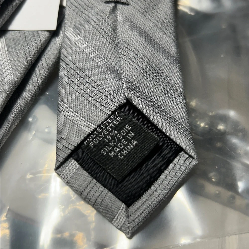 Calvin Klein‎ Elegant Gray Striped Tie NWT